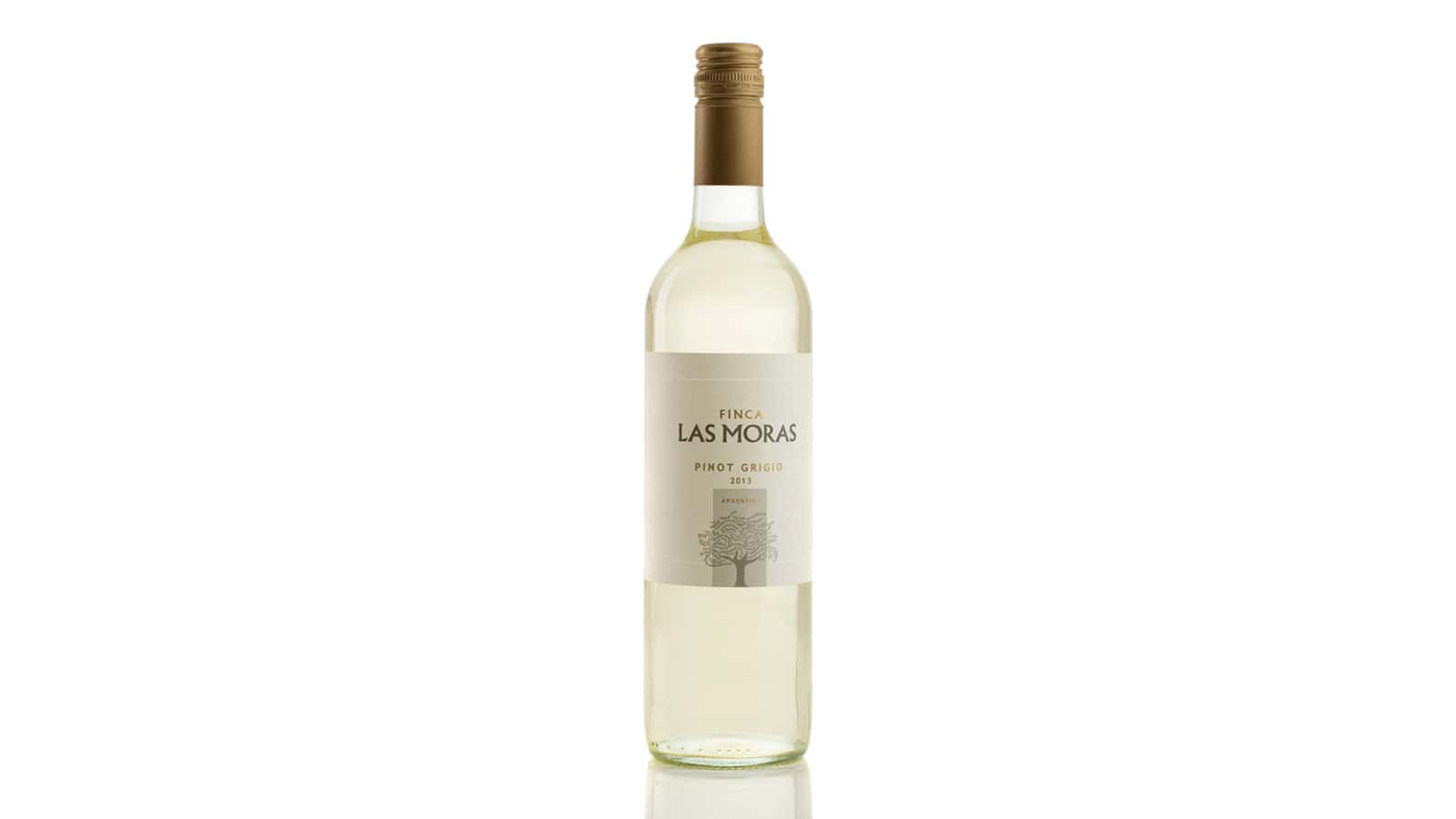 A bottle of Finca Las Moras Pinot Grigio 2022 showcases the essence of white wines, featuring a light hue within its clear glass. The minimalist label elegantly displays the winery's name and vintage year, capturing the refined simplicity typical of premium white wines.