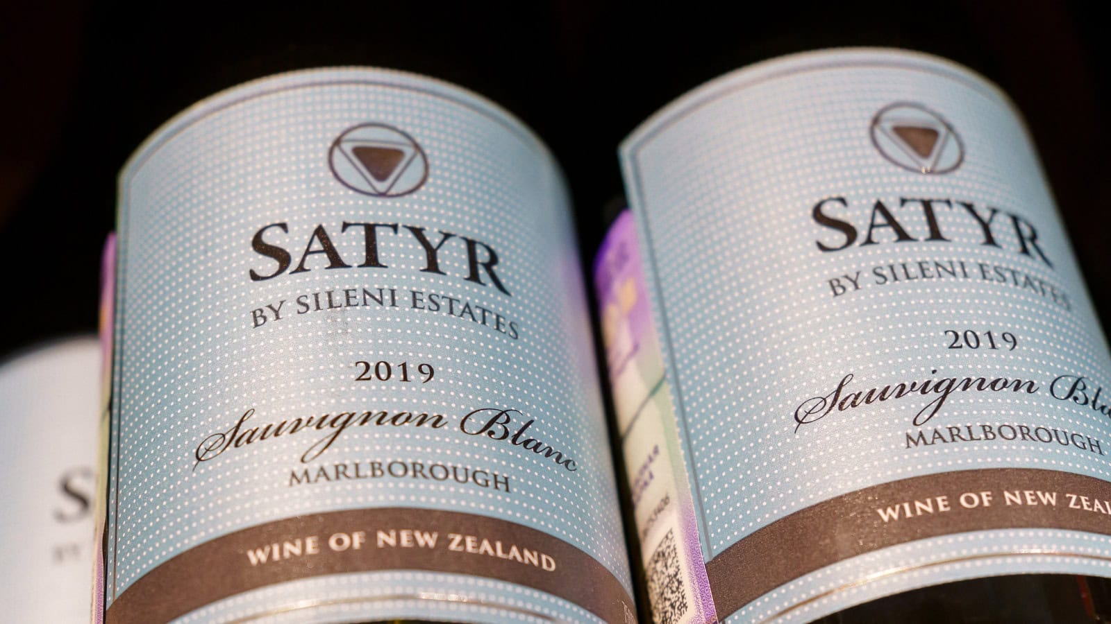 A picture of two bottles of Sauvignon Blanc